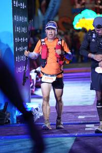 BIB: 051, 5349
                            <button type="button" onclick="openModal(26223697)" class="btn btn-primary btn-sm float-right btn-popup" data-toggle="modal" data-target=".modal-high-quality">
                        <i class="fas fa-shopping-cart"></i> Add to Cart
                    </button>
                                            <button type="button" onclick="isThisMe(26223697, true)" class="btn btn-success btn-sm float-right btn-popup btn-isme hidden" data-toggle="tooltip" data-placement="bottom" title="นี่คือรูปของคุณใช่ไหม คลิกที่นี่เพื่อเอาเข้าอัลบั้ม">
                        <i class="fas fa-plus"></i> Add to album
                    </button>
                    <button type="button" onclick="isThisMe(26223697, false)" class="btn btn-warning btn-sm float-right btn-popup btn-isnotme hidden">
                        <i class="fas fa-ban"></i> Remove from album
                    </button>